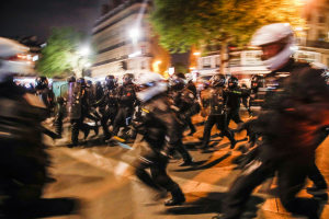 Γαλλία: Αυτοκίνητο προσπάθησε να εμβολίσει αστυνομικούς στο Παρίσι, δύο νεκροί