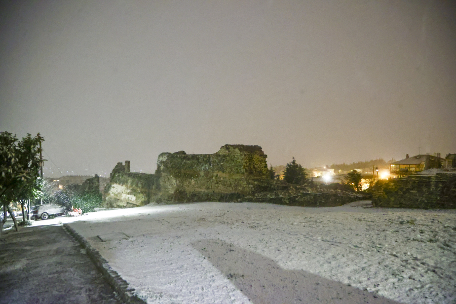 Θεσσαλονίκη: Μαγικές εικόνες από την χιονισμένη Άνω Πόλη