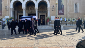 Κηδεία τέως βασιλιά Κωνσταντίνου: Έφτασε η οικογένεια στη Μητρόπολη - Πάνω από 5.000 ο κόσμος (φωτο &amp; βίντεο)
