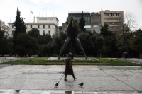 Καιρός σήμερα: Συννεφιασμένη Κυριακή με βροχές σε Αθήνα και Θεσσαλονίκη, που θα χιονίσει