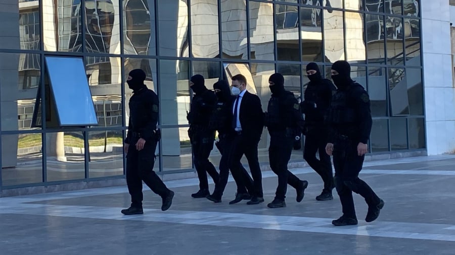 Δολοφονία Καρολάιν: Έφτασε στο δικαστήριο ο Μπάμπης Αναγνωστόπουλος (βίντεο)