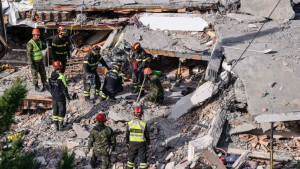 Σεισμός στην Αλβανία: Τουλάχιστον 31 νεκροί, μάχη των διασωστών για εγκλωβισμένους στα συντρίμμια (video - φωτο)