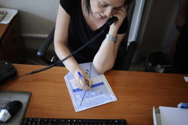 Έρχονται προσλήψεις μονίμων τηλεφωνητών στο Δημόσιο - Ποιοι προκρίνονται