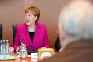 Μέρκελ: Η Γερμανία οφείλει να αναλάβει πιο ενεργό ρόλο διεθνώς