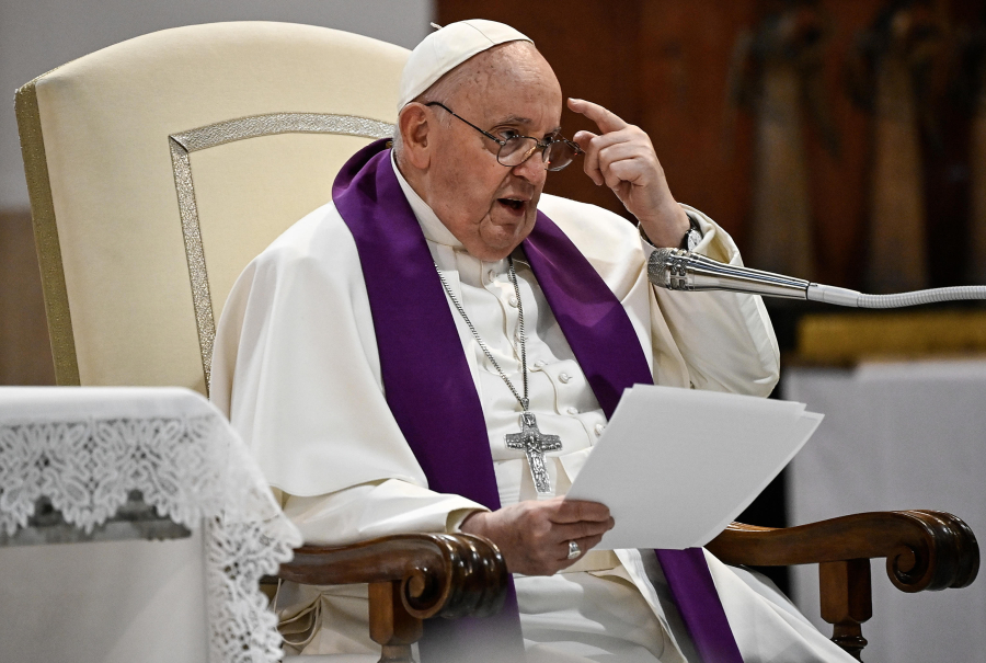 Στο επίκεντρο σφοδρών επιθέσεων ο Πάπας Φραγκίσκος με επίκεντρο την προτροπή του εξεύρεση ειρηνικής λύσης στο ουκρανικό μέτωπο