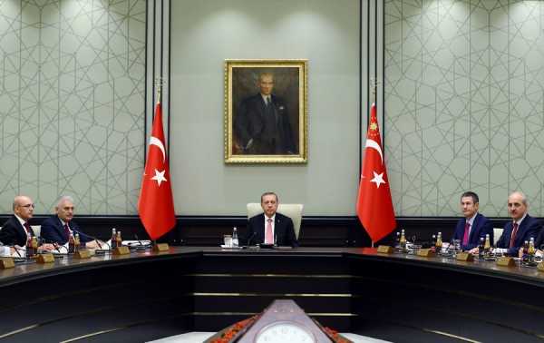 Ο Ερντογάν ανακάλεσε όλους τους Τούρκους αξιωματούχους απο τα ελληνικά νησιά
