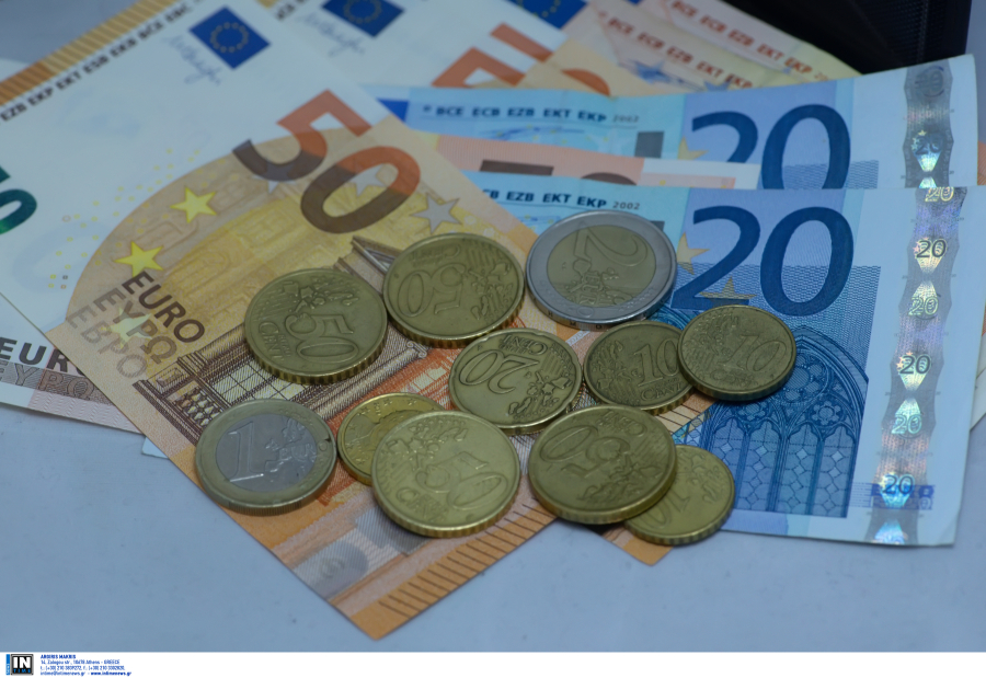 Επιταγή ακρίβειας: Αλλάζουν τα κριτήρια και φέρνουν νέους δικαιούχους - Πότε μπαίνουν τα 250 ευρώ