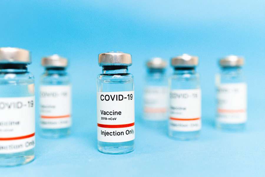 Εμβόλια Novavax - Sanofi: Σε τι διαφέρουν από Pfizer και Moderna, αποτελεσματικότητα και παρενέργειες