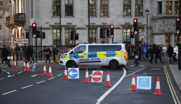Τρομοκρατικό χτύπημα στο Λονδίνο: Ισλαμιστές πίσω από την επίθεση με μαχαίρι
