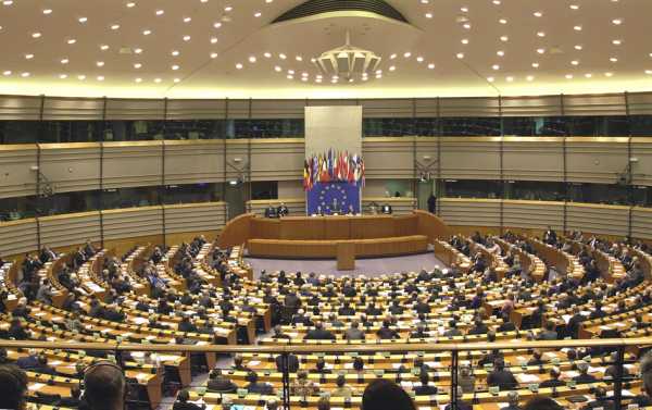 Δίκαιο και διαφανή φορολογικό ανταγωνισμό ζητά το Ευρωπαϊκό Κοινοβούλιο