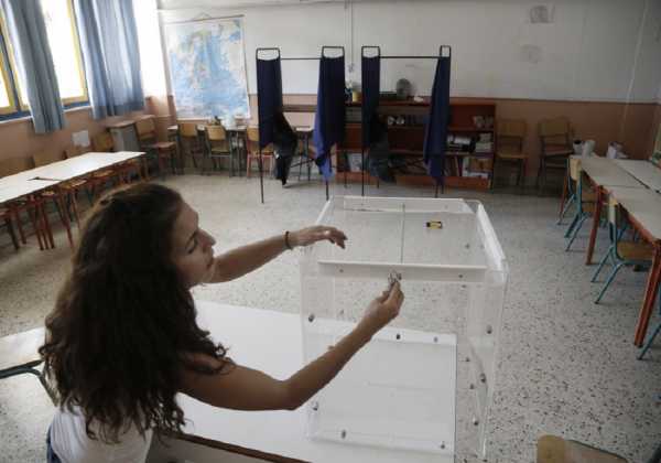 Δημοσκόπηση: Σε «ελεύθερη πτώση» ο ΣΥΡΙΖΑ - Ψάχνει δυναμική η ΝΔ