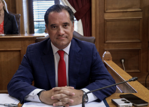 Γεωργιάδης: «Η ρήτρα αναπροσαρμογής θα αφαιρείται αυτόματα από τους λογαριασμούς»