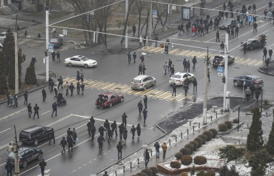 Το φυσικό αέριο... βύθισε στο χάος το Καζακστάν - Διαδηλωτές κατέλαβαν το αεροδρόμιο του Αλμάτι (εικόνα, βίντεο)