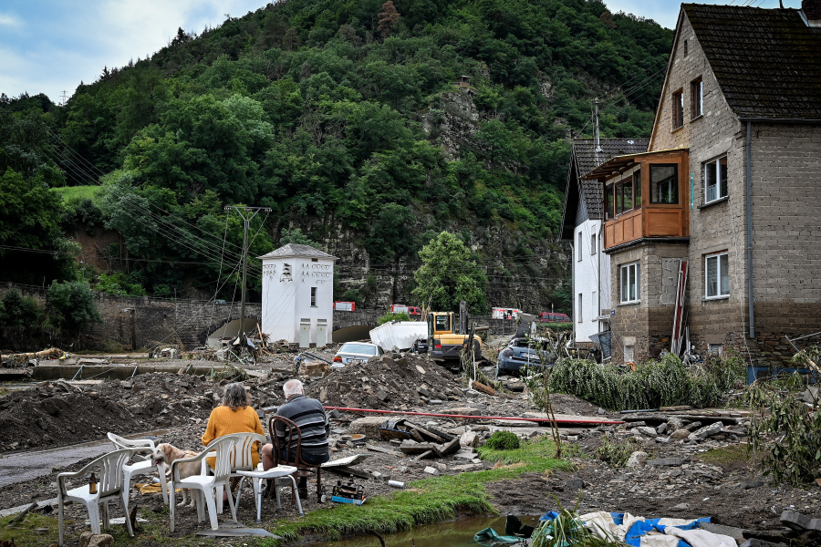 Γερμανία: Οι πλημμύρες «κατάπιαν» 67 ανθρώπους - Για τραγωδία έκανε λόγο η Μέρκελ
