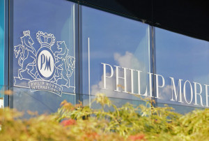 Πόλεμος στην καπνοβιομηχανία: Βρετανικό δικαστήριο δικαιώνει την Philip Morris για το IQOS
