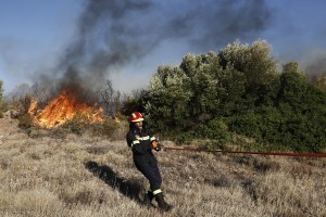 Μεγάλη δασική πυρκαγιά στη Μυτιλήνη