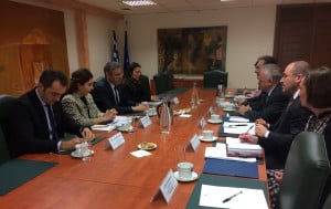 Συνάντηση Δραγασάκη με τον πρέσβη της Τουρκίας - Στο τραπέζι εμπορικές και επενδυτικές σχέσεις