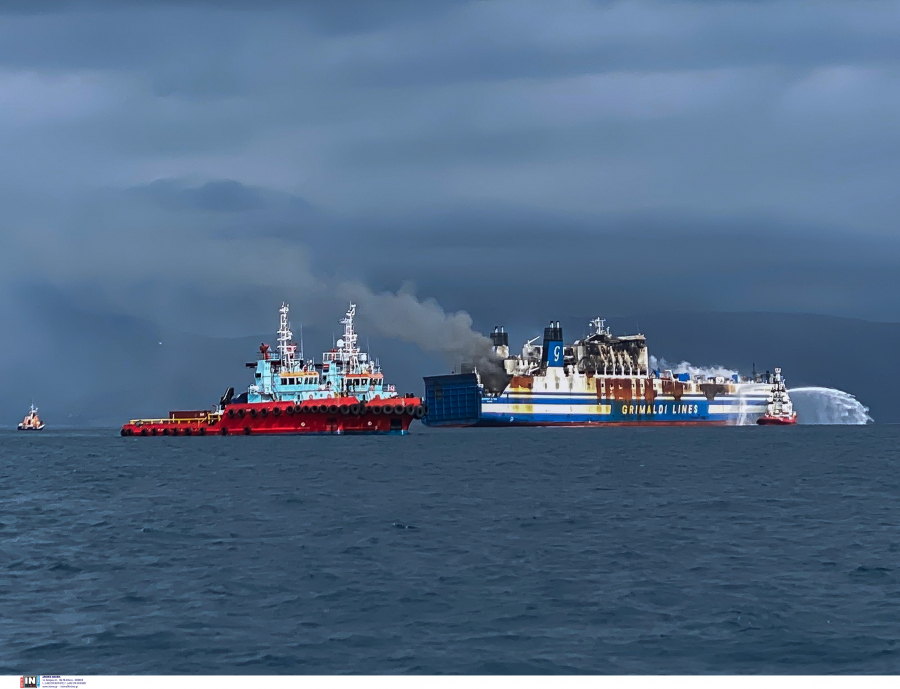 «Euroferry Olympia»: Ανασύρθηκε ένας νεκρός από το φλεγόμενο πλοίο