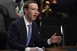 Ζάκερμπεργκ: Το Facebook συλλέγει δεδομένα ακόμα και από μη χρήστες (vid)