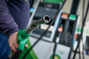 Επίδομα βενζίνης: Ποιοι πληρώνονται άμεσα το Fuel Pass