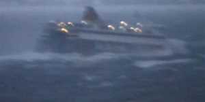 Το Βlue Star Ιθάκη σε μία απίστευτη μάχη με τα κύματα ,βίντεο