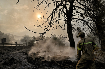 Φωτιές: Καλύτερη εικόνα σε Αμαλιάδα, Κέρκυρα και Κόρινθο