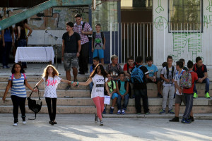 Σάμος: Συνεχίζουν την αποχή οι μαθητές λόγω συστέγασης με προσφυγόπουλα - Και οι γονείς υπέρ της κινητοποίησης