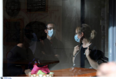 Χαλάρωση μέτρων: «Τελευταία η κατάργηση της μάσκας», ξεκαθαρίζει καθηγήτρια Επιδημιολογίας