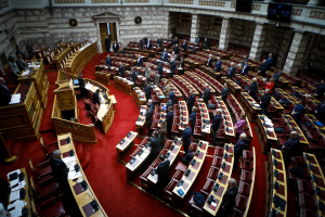 Βουλή: Πέρασε η τροπολογία για το μπλόκο στο κόμμα Κασιδιάρη
