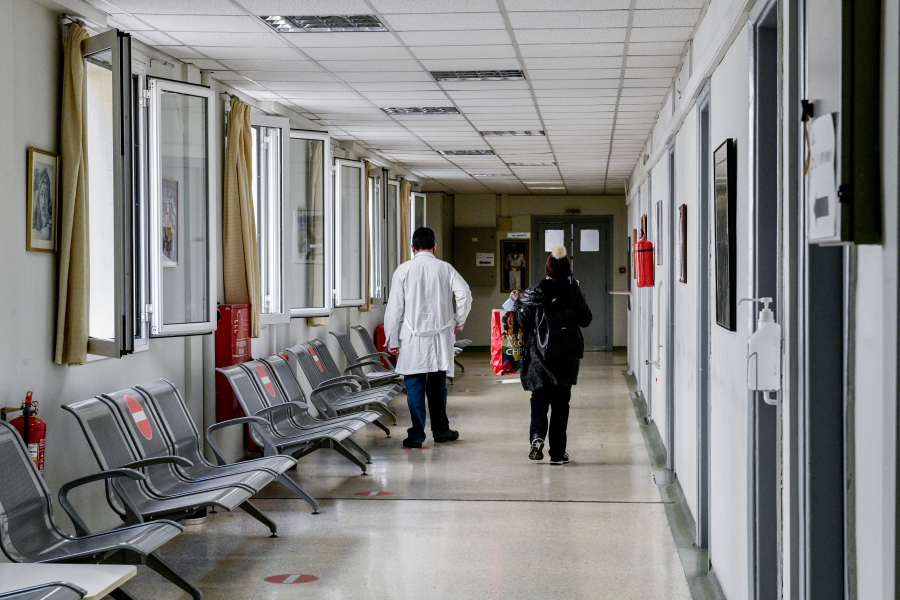 ΠΟΕΔΗΝ: Πάνω από 70 παιδιά στο νοσοκομείο με σοβαρά συμπτώματα κορονοϊού