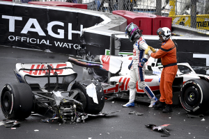 Formula 1: Κόπηκε στη μέση το μονοθέσιο του Μικ Σουμάχερ