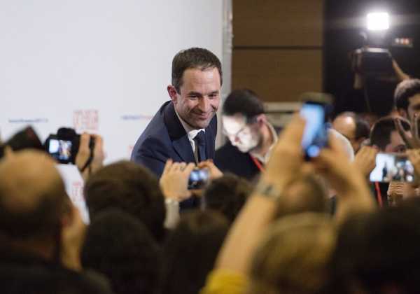 Αριστερό μέτωπο «στήνουν» στην Γαλλία για να μπουν στο δεύτερο γύρο των εκλογών