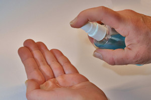 Απολυμαντικά χεριών: Δύο μόνο είναι αυτά που καταπολεμούν τον κορονοϊό