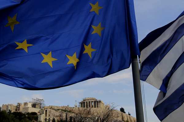 «Πόλεμος» ΔΝΤ - Βερολίνου για το χρέος και στη μέση η «άμαχη» Αθήνα