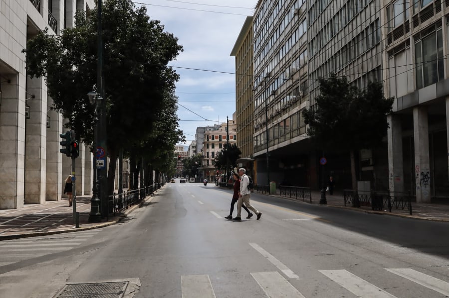 Πάσχα στην Αθήνα: Η ακρίβεια «φρέναρε» την έξοδο εκδρομέων