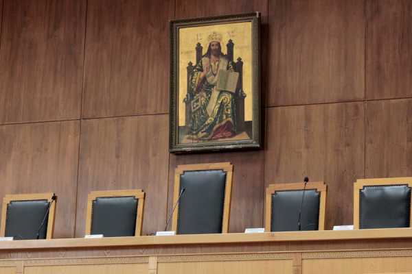 Ένα βραχυκύκλωμα ο λόγος εκκένωσης των δικαστηρίων Θεσσαλονίκης