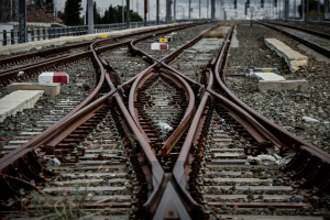 Ευρωπαϊκό «πακέτο» για εκσυγχρονισμό των σιδηροδρόμων υποσχέθηκε η φον ντερ Λάιεν σε Μητσοτάκη