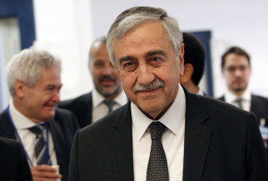 Ο Ακιντζί καλεί τον Αναστασιάδη σε συνάντηση πριν τις 29 Οκτωβρίου