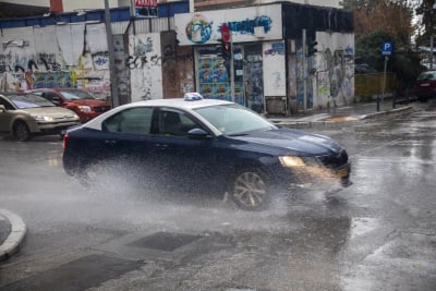Θεσσαλονίκη: Αποτιμώνται οι ζημιές σε σπίτια και επιχειρήσεις από την κακοκαιρία Άριελ