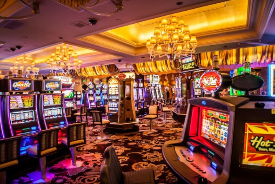Πού γυρίστηκε το Casino Royale; Η θρυλική ταινία του Τζέιμς Μποντ