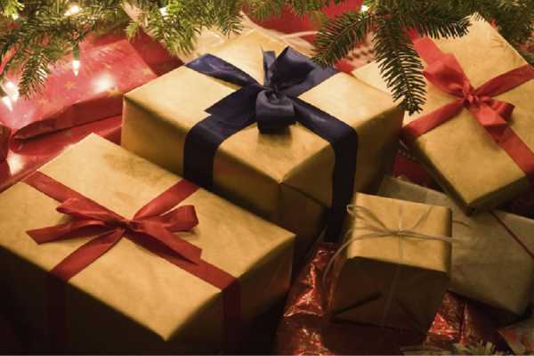 «Είδος πολυτελείας» για τους Έλληνες τα χριστουγεννιάτικα δώρα