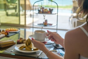 Ξενοδοχεία στον... κλίβανο: Πρωινά συσκευασμένα, με γάντια και μάσκα θα σερβίρονται οι καφέδες