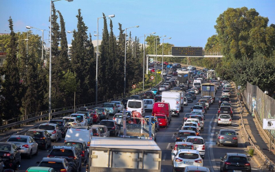 Στο gov.gr άδειες αυτοκινήτων, πινακίδες και τέλη κυκλοφορίας