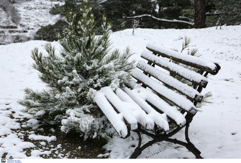 Εκτακτο δελτίο καιρού: Η ΕΜΥ επιβεβαιώνει πυκνές χιονοπτώσεις στην Αττική
