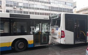 Θεσσαλονίκη: Λεωφορεία τράκαραν σε... στάση, δύο τραυματίες
