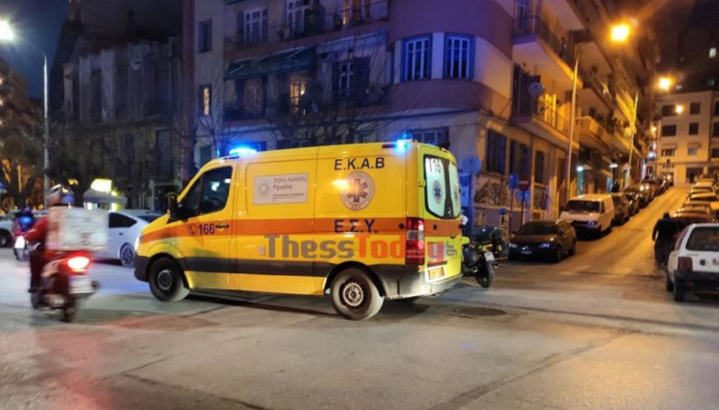 Θεσσαλονίκη: Μαχαίρωσαν 32χρονο και τη σύντροφό του στο κέντρο της πόλης (pic)