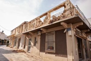 Σεισμός στην Κρήτη: Καταφτάνουν αύριο τα πρώτα κοντέινερς, ακατάλληλο το 80% των σπιτιών