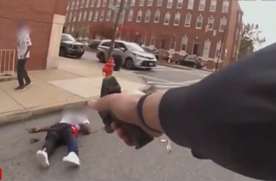 ΗΠΑ: Αστυνομικός πυροβολεί 15 φορές άντρα που κρατούσε μαχαίρι -Σοκάρει βίντεο ντοκουμέντο