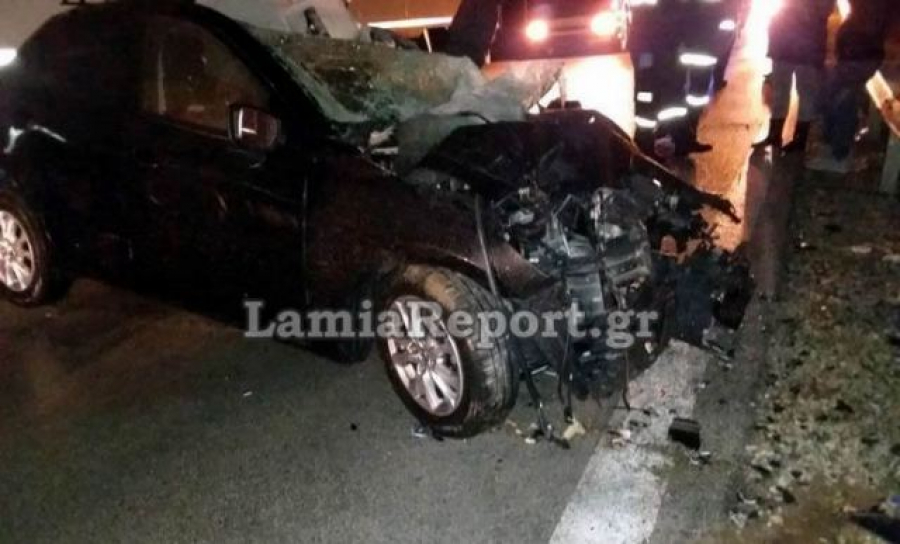 Σοβαρό τροχαίο στο Δομοκό: ΙΧ όχημα συγκρούστηκε με νταλίκα, σε σοβαρή κατάσταση 31χρονη οδηγός