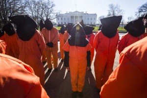 ΗΠΑ: Πρώτη μεταγωγή κρατουμένου από το Γκουαντανάμο επί Τραμπ